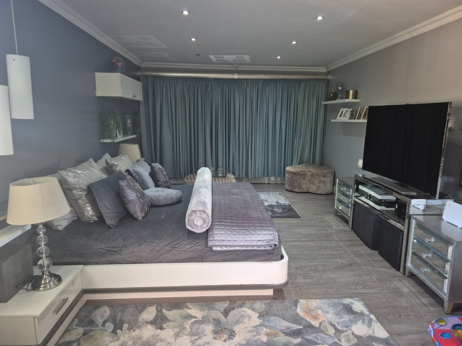 5 Bedroom Property for Sale in Heuwelsig Free State